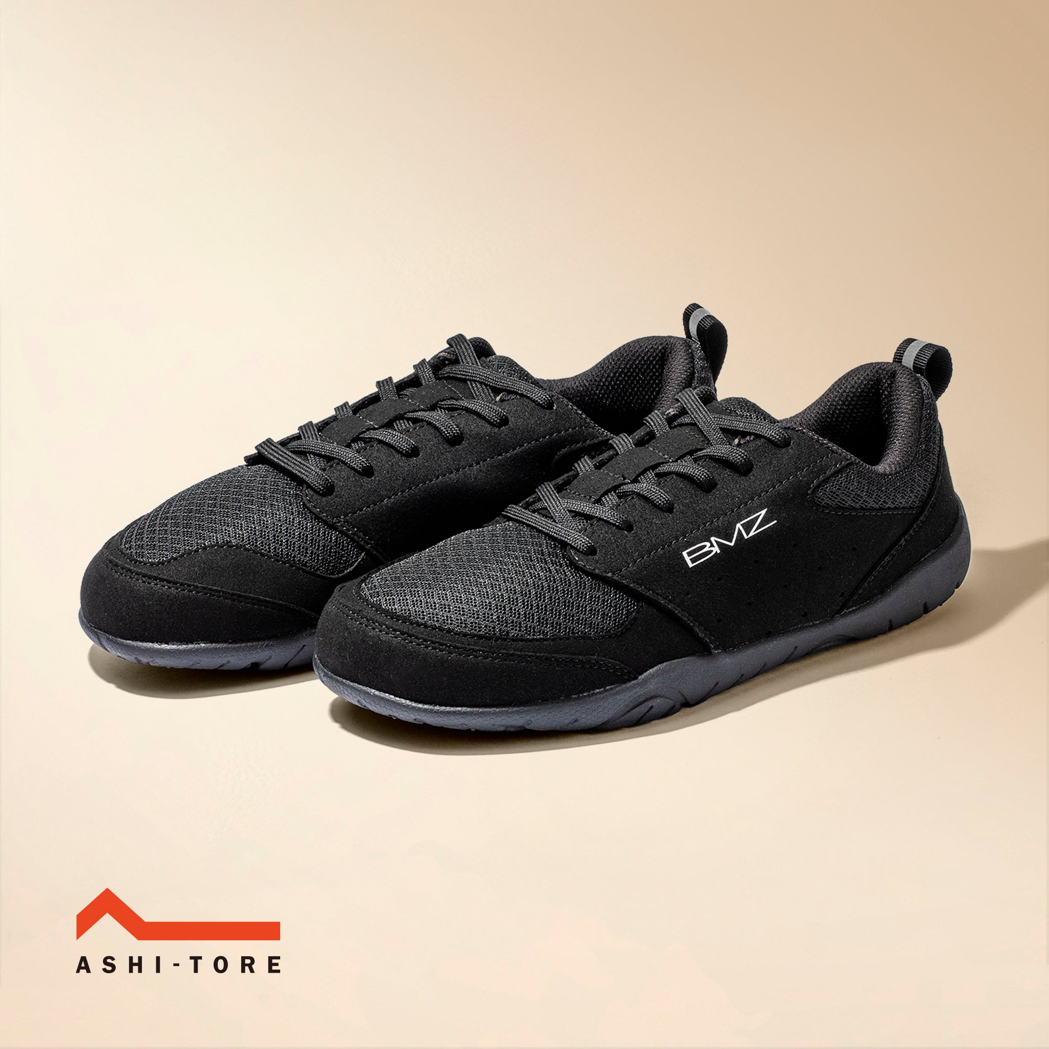 アシトレスニーカー