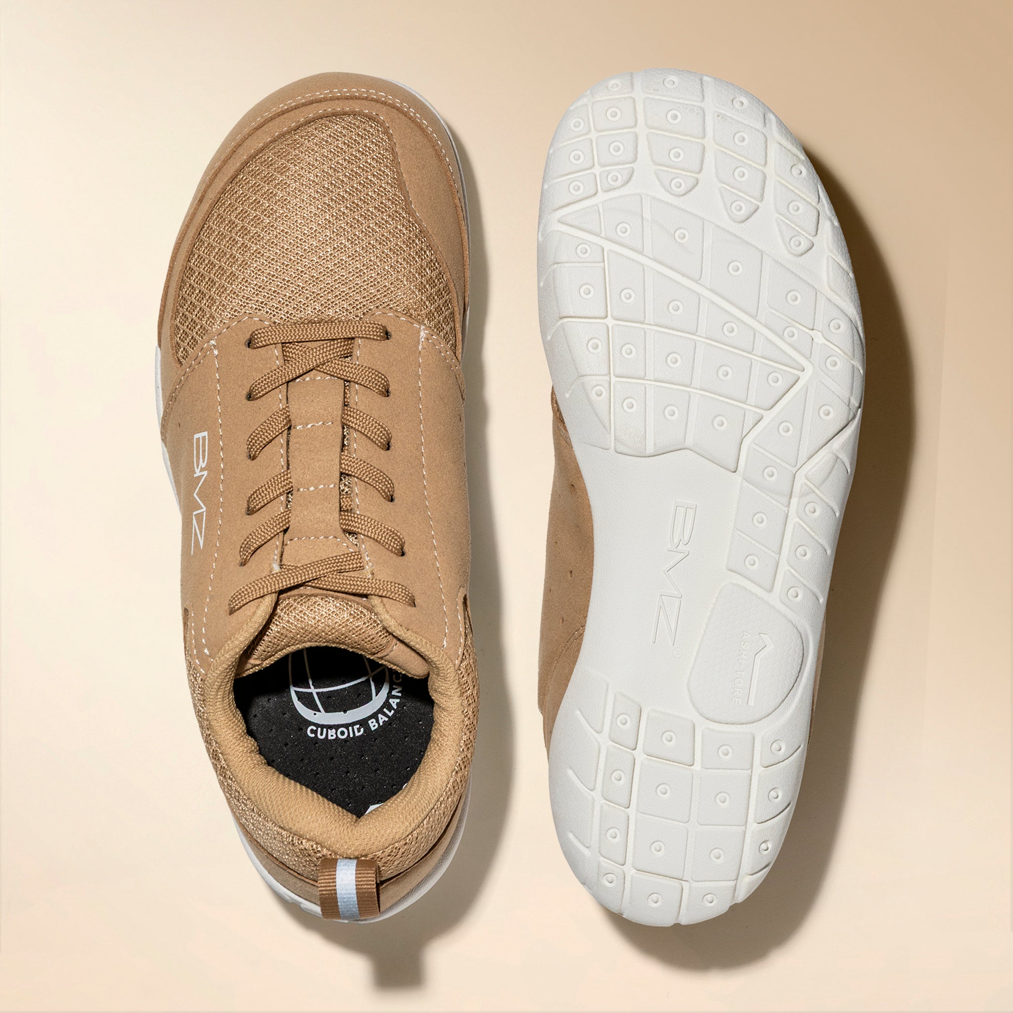 アシトレスニーカー