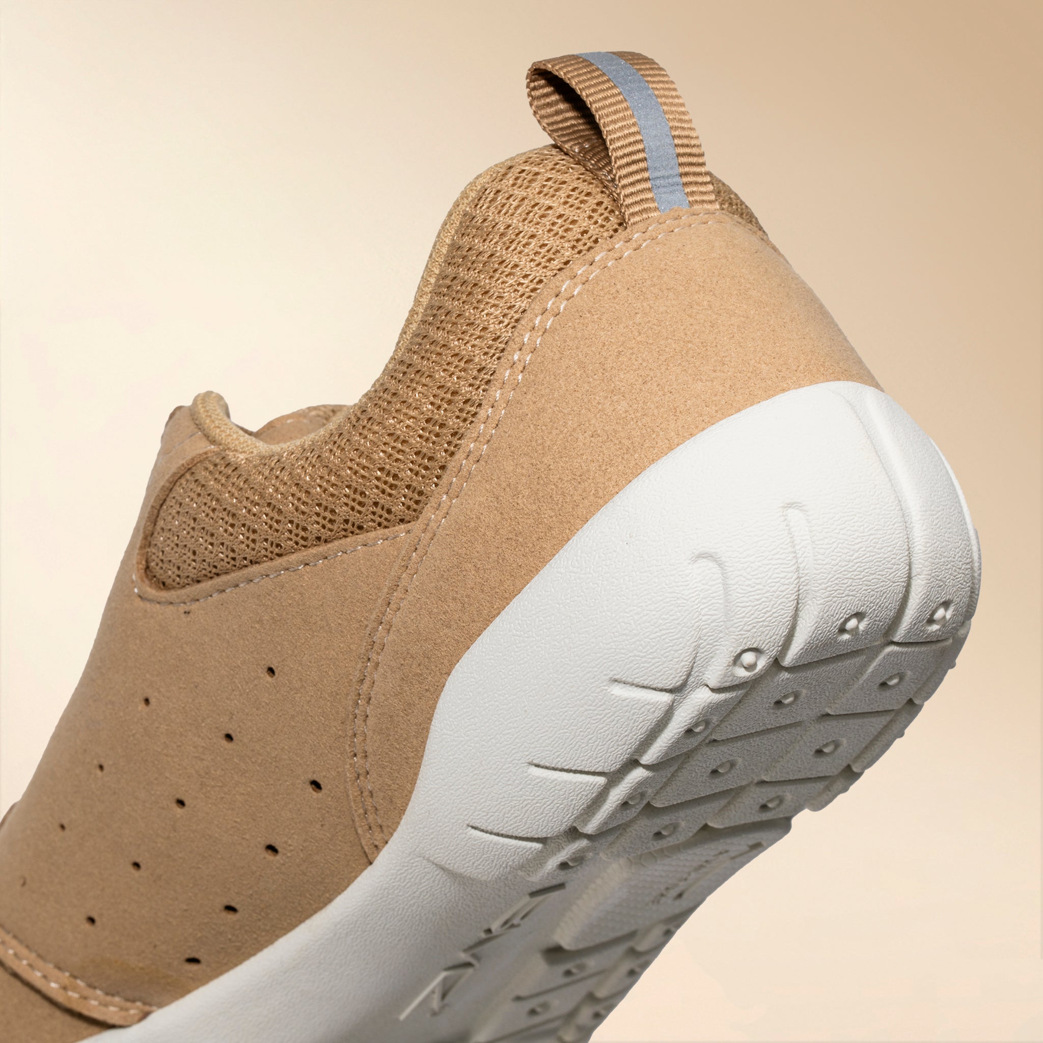 アシトレスニーカー