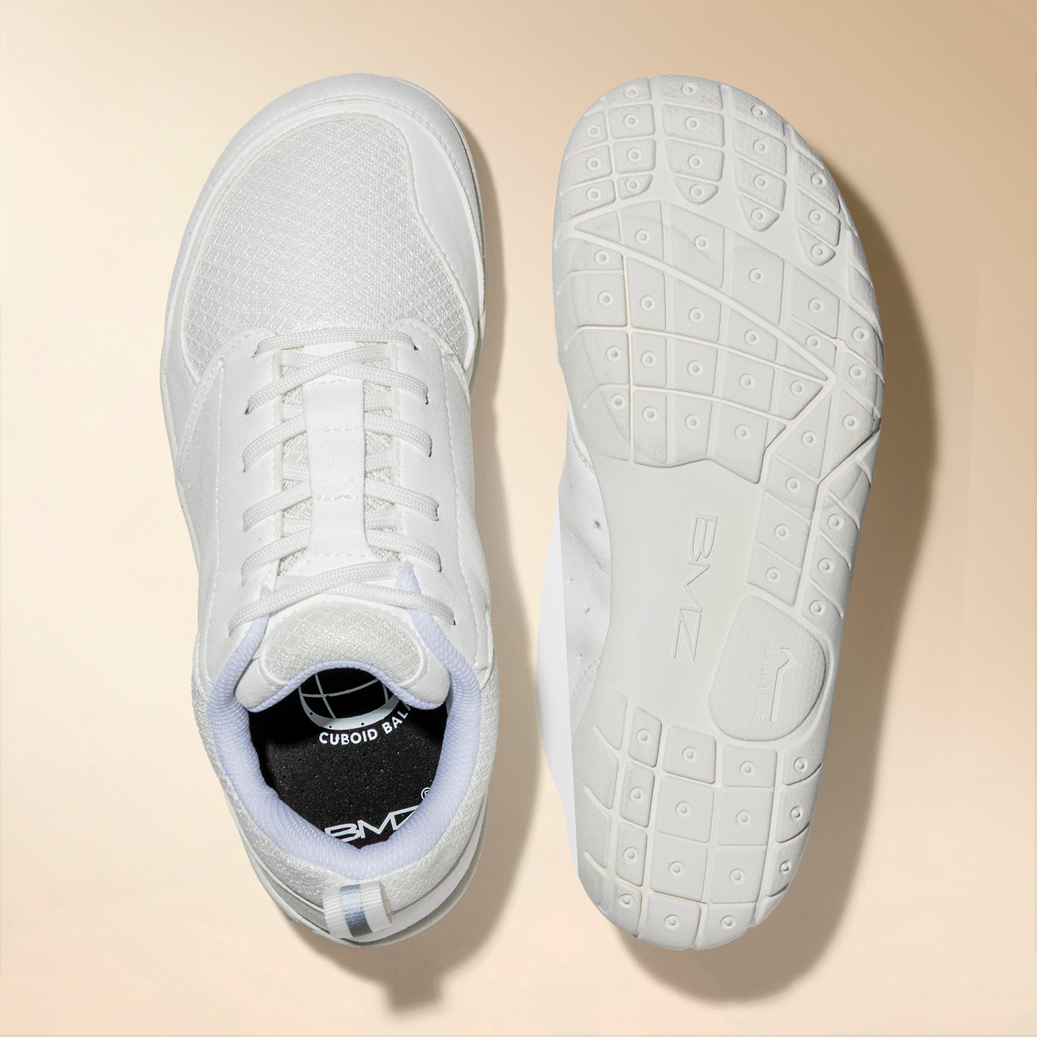 アシトレスニーカー