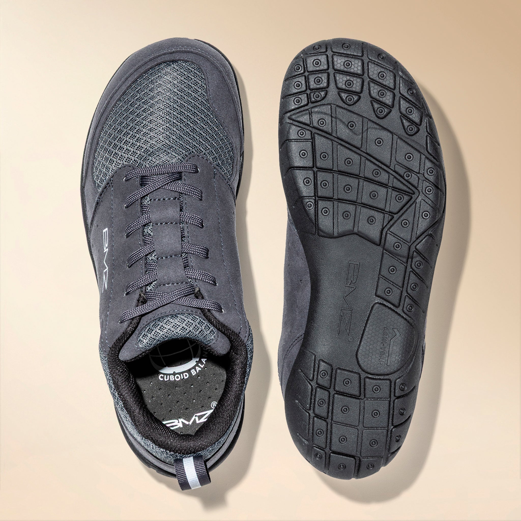 アシトレスニーカー