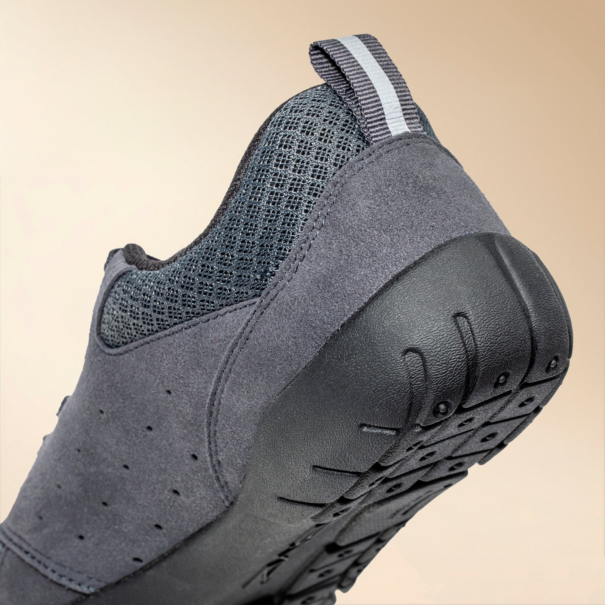 アシトレスニーカー