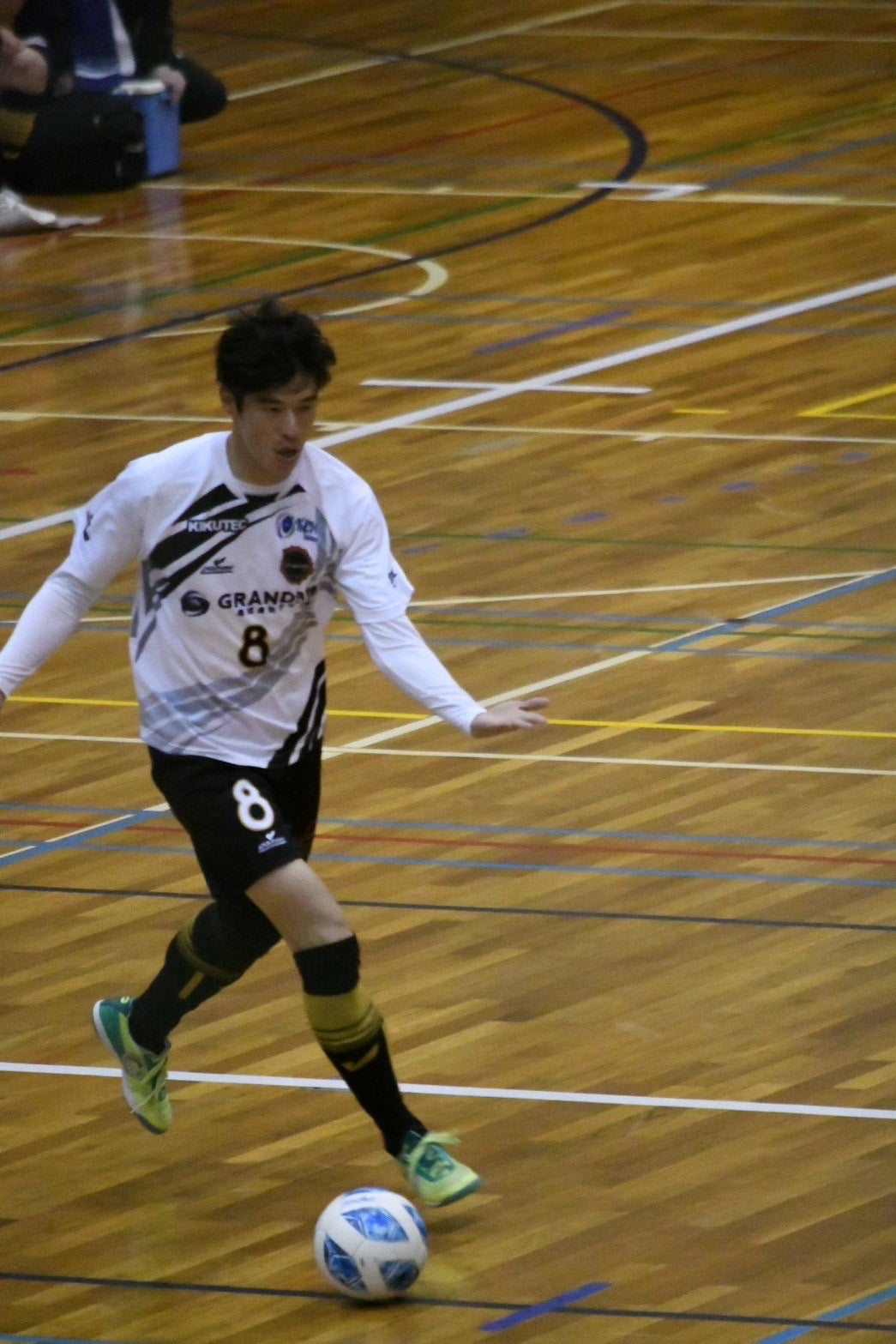 TSUKUI YOSHIAKI / 津久井 祥瑛