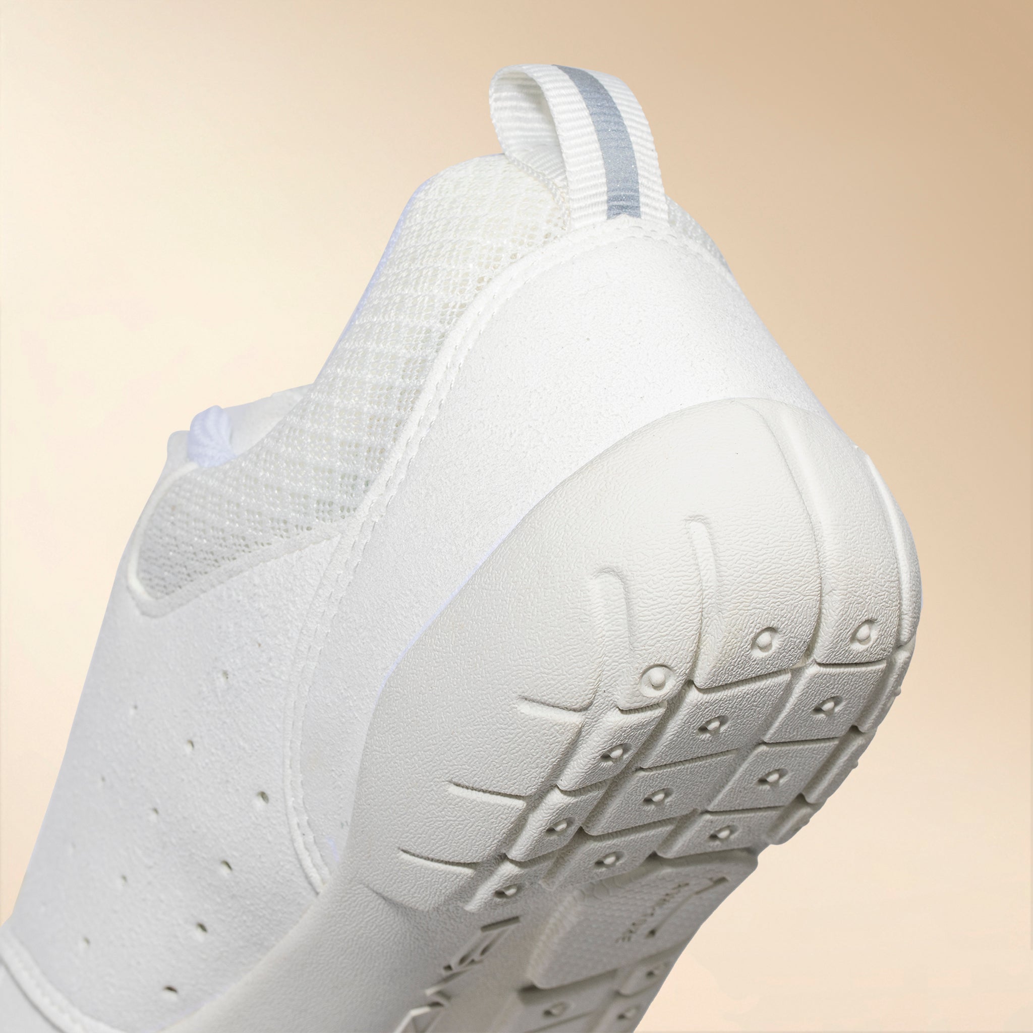 アシトレスニーカー