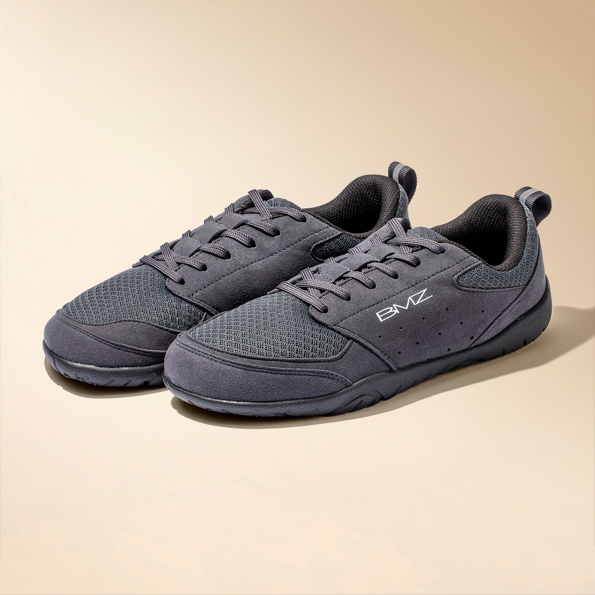 アシトレスニーカー